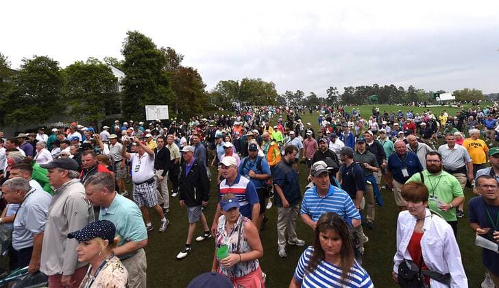 April 5, 2017 - Augusta, GA, USA - Patrons leave the course at Augusta National Golf Club as inclement weather approaches on Wednesday, April 5, 2017. Patrons were notified by a horn and statement to leave the course shortly after 10 a.m. Player practice was suspended and the Par 3 tournament was canceled. Masters practice canceled due to weather - ZUMAm67_ 20170405_zaf_m67_002 Copyright: xJeffxSinerx
