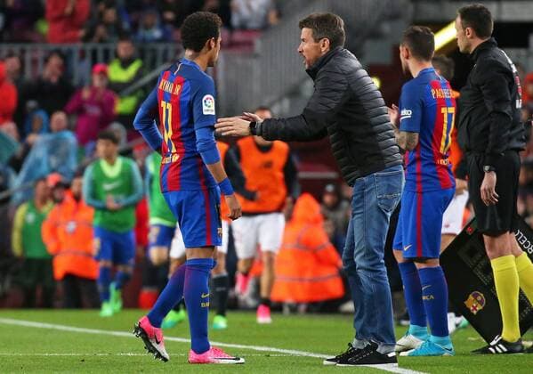 April 5, 2017 - Barcelona, Spain - Neymar Jr. and Juan Carlos Unzue during La Liga match between F.C. Barcelona v Sevilla CF, in Barcelona, on April 05, 2017. FC Barcelona Barca v Sevilla FC - La Liga  - ZUMAn230 20170405_zaa_n230_623 Copyright: xJoanxVallsx