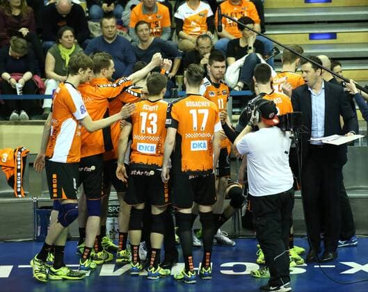 GER, CEV, BR VOLLEYS VS. Dynamo Moskau 05.04.2017, Max Schmeling Halle, Berlin, GER, CEV, BR VOLLEYS VS. Dynamo Moskau, im Bild Robert Kromm (BR Volleys 3), Ruben Schott (BR Volleys 13), Egor Bogachev (Lube Volley 18), Tsimafei Zhukouski (BR Volleys 11) nordphotox xEngler