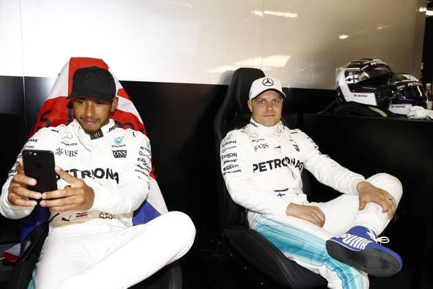 Motorsports: FIA Formula One World Championship WM Weltmeisterschaft 2017, Grand Prix of AChina, 44 Lewis Hamilton (GBR, Mercedes AMG Petronas Formula One Team), 77 Valtteri Bottas (FIN, Mercedes AMG Petronas) Shanghai China xHOCHxZWEIx