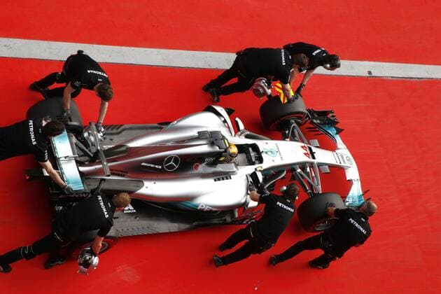 Shanghai: Motorsports: FIA Formula One World Championship WM Weltmeisterschaft 2017 44 Lewis Hamilton (GBR, Mercedes AMG Petronas) Chinese Formula One Grand Prix Shanghai Circuit on April 08, 2017 in Shanghai, China. (Photo by Hoch Zwei) Shanghai China xHZx
