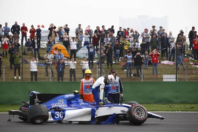 Shanghai: Motorsports: FIA Formula One World Championship WM Weltmeisterschaft 2017 36 Antonio Giovinazzi (ITA, Sauber F1 Team) had an accident Chinese Formula One Grand Prix Shanghai Circuit on April 08, 2017 in Shanghai, China. (Photo by Hoch Zwei) Shanghai China xHZx