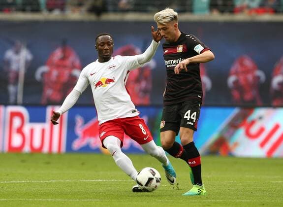Naby Deco Keita, Kevin Kampl Aktion Spielszene Zweikampf Fußball Fussball erste 1.Bundesliga Saison 2016 2017 08.04.2017 RB Leipzig RBL vs. Bayer 04 Leverkusen