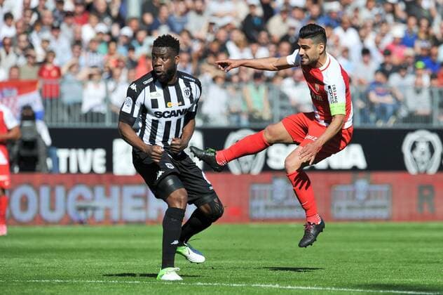09 RADAMEL FALCAO (mon) - 08 ISMAEL TRAORE (sco) FOOTBALL : Angers vs Monaco - Ligue 1 - 08 04 2017 FEP Panoramic 