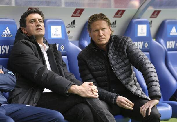 Foto : HSV Trainer Markus Gisdol und Sportdirektor Jens Todt , links Fussball 1. Bundesliga , am Sa. 08.04.2017 HSV - Hoffenheim 2 - 1