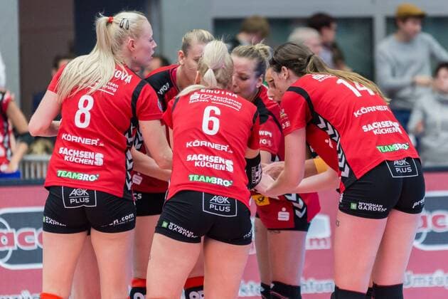Teamkreis, Mannschaftskreis, Ansprache, Motivation DSC, Dresdner SC; Jubel, celebration über den Satzgewinn, Volleyball, Volleyball-Bundesliga Frauen, Dresdner SC - Allianz MTV Stuttgart, xprx