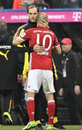 Thomas Tuchel - Stationen als Trainer, Borussia Dortmund 2015 - 2017 Bilder des Tages - SPORT Nach dem Spiel: Trainer Coach Thomas Tuchel BVB Borussia Dortmund gratuliert Arjen Robben FC Bayern München FC Bayern München FCB vs Borussia Dortmund BVB 08.04.2017 FC Bayern München FCB vs Borussia Dortmund BVB