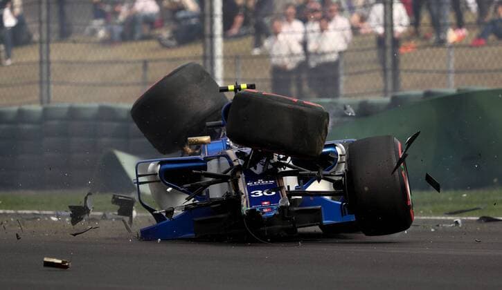 Italian F1 driver Antonio Giovinazzi of Sauber leaves the car after crashing during the qualifying session for the 2017 Formula One Chinese Grand Prix at the Shanghai International Circuit in Shanghai, China, 8 April 2017. Antonio Giovinazzi will line up on the grid for Sauber once again at the Chinese Grand Prix as Pascal Wehrlein continues his recovery from a back injury. Wehrlein pulled out of the season-opening race in Australia after Friday practice, but Ferrari reserve driver Giovinazzi fared well as a late call-up. The 23-year-old qualified 16th and placed 12th in the race, while team-mate Marcus Ericsson did not finish. Formula One: Antonio Giovinazzi set for Shanghai seat in Wehrlein s continued absence  pbu604281_23
