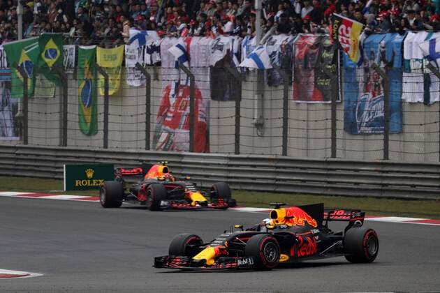 Chinese Grand Prix, Shanghai 06 - 09 April 2017 09.04.2017 - Race, Daniel Ricciardo (AUS) Red Bull Racing RB13 leads Max Verstappen (NED) Red Bull Racing RB13 