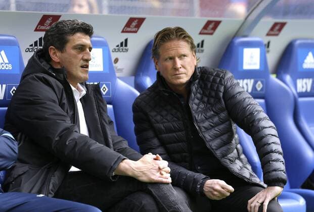 Foto : HSV Trainer Markus Gisdol und Sportdirektor Jens Todt , links Fussball 1. Bundesliga , am Sa. 08.04.2017 HSV - Hoffenheim 2 - 1