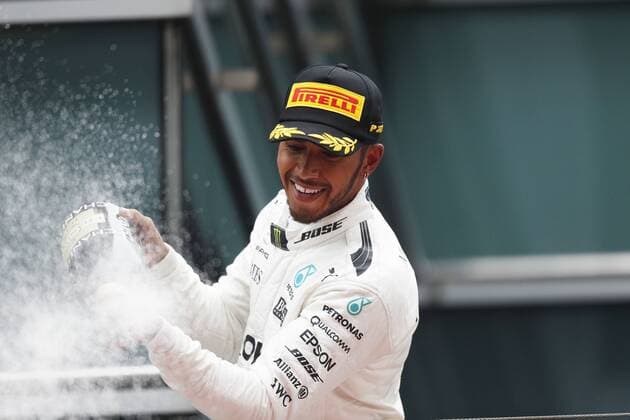 Shanghai: Motorsports: FIA Formula One World Championship WM Weltmeisterschaft 2017 44 Lewis Hamilton (GBR, Mercedes AMG Petronas) Chinese Formula One Grand Prix Shanghai Circuit on April 08, 2017 in Shanghai, China. (Photo by Hoch Zwei) Shanghai China xHZx