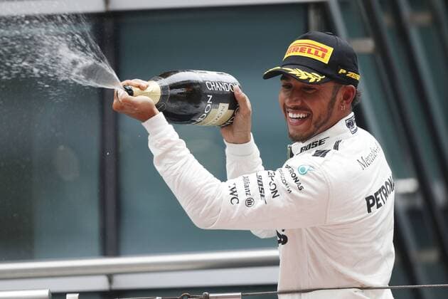 Shanghai: Motorsports: FIA Formula One World Championship WM Weltmeisterschaft 2017 44 Lewis Hamilton (GBR, Mercedes AMG Petronas) Chinese Formula One Grand Prix Shanghai Circuit on April 08, 2017 in Shanghai, China. (Photo by Hoch Zwei) Shanghai China xHZx