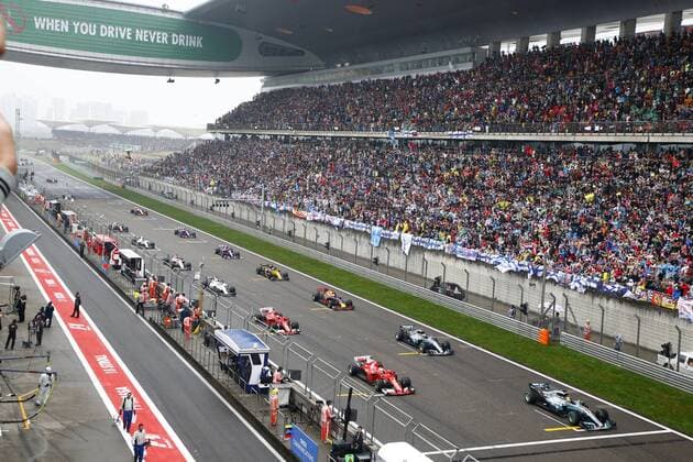 Shanghai: Motorsports: FIA Formula One World Championship WM Weltmeisterschaft 2017 Start Chinese Formula One Grand Prix Shanghai Circuit on April 08, 2017 in Shanghai, China. (Photo by Hoch Zwei) Shanghai China xHZx