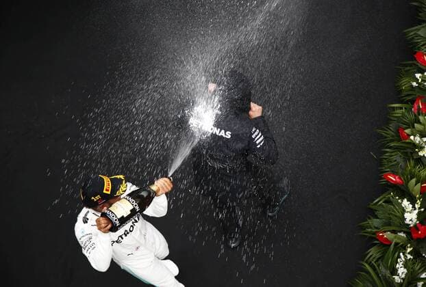 Shanghai: Motorsports: FIA Formula One World Championship WM Weltmeisterschaft 2017 44 Lewis Hamilton (GBR, Mercedes AMG Petronas) Chinese Formula One Grand Prix Shanghai Circuit on April 08, 2017 in Shanghai, China. (Photo by Hoch Zwei) Shanghai China xHZx