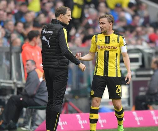08.04.2017, Fussball GER, 1. Bundesliga Saison 2016 2017, 28. Spieltag, FC Bayern Muenchen - Borussia Dortmund 4-1, Trainer Thomas Tuchel (Borussia Dortmund), li., und Marcel Schmelzer (Borussia Dortmund)