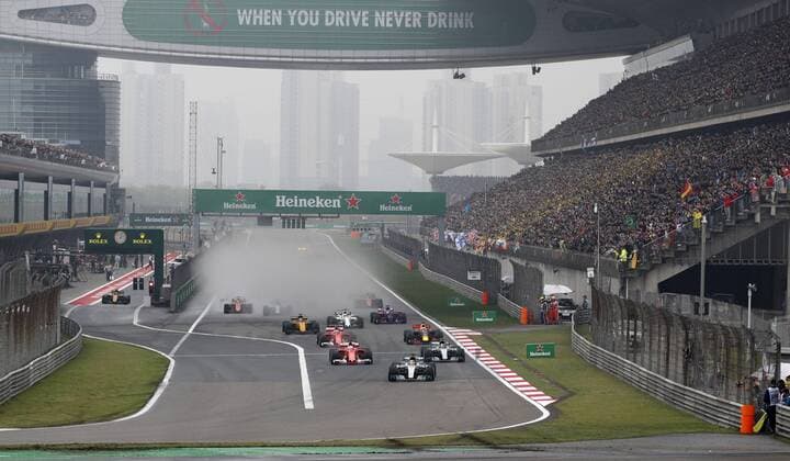 Shanghai: Motorsports: FIA Formula One World Championship WM Weltmeisterschaft 2017 Start 44 Lewis Hamilton (GBR, Mercedes AMG Petronas) Chinese Formula One Grand Prix Shanghai Circuit on April 08, 2017 in Shanghai, China. (Photo by Hoch Zwei) Shanghai China xHZx