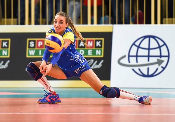 VOLLEYBALL - 1. BL FRAUEN - PLAY OFF HF - 08.04.2017, VC Wiesbaden vs. SSC Palmberg Schwerin, (VCW), (SSC), Lenka D?rr (Schweriner SC 2) -