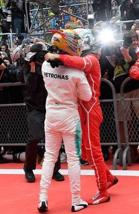 Lewis Hamilton; Mercedes Grand Prix, Sebastian Vettel, Scuderia Ferrari, Shakehand, formula 1 GP, China in Shanghai, 09.04.2017 Photo:mspb Lukas Gorys Lewis Hamilton; Sebastian Vettel, formula 1 GP, China