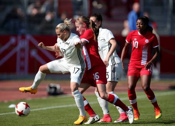 Deutschland, Erfurt, Steigerwaldstadion, 09.04.2017, Fussball - Frauen - Laenderspiel - Deutschland - Kanada Bild: v. lk. Isabel Kerschowski (Deutschland, 17), Janine Beckie (Kanada, 16), Sara Däbritz (Deutschland, 13) und Ashley Lawrence (Kanada, 10) Copyright: HMBxMedia xHeikoxBecker