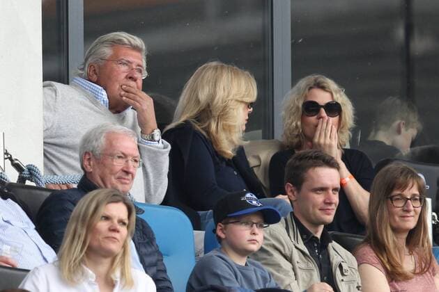 Fußball 3. Liga 30. Spieltag SC Paderborn 07 - SG Sonnenhof Großaspach am 01.04.2017 in der Benteler-Arena in Paderborn Präsident Volker Finke (Paderborn) ist sehr angespannt und fiebert mit seiner Mannschaft mit MH