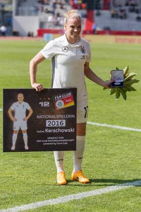 Isabel Kerschowski (GER, 17), Auszeichnung zur Nationalspielerin 2016, Fußball, Frauen, Länderspiel, Deutschland - Kanada, xprx