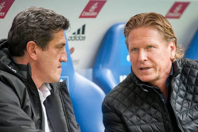 Deutschland, Hamburg , Volkspark Stadion, Fussball, 1. Bundesliga, Saison 2016 2017 , Hamburger SV - TSG Hoffenheim, Trainer Markus Gisdol, Sportdirektor Jens Todt (HSV)