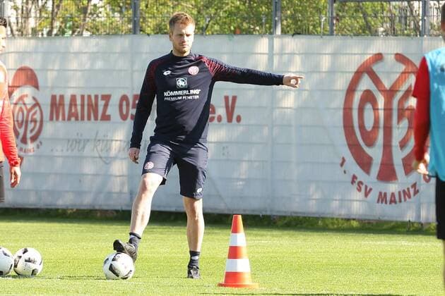 PETER PERCHTOLD TRAINING MAINZ 05 MAINZ 