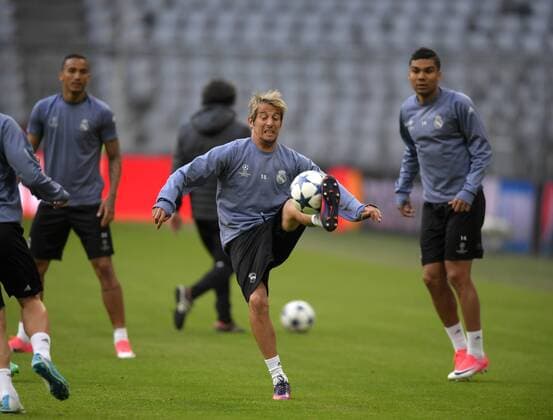 11.04.2017, Fussball Champions-League 2016 2017, Abschlusstraining Real Madrid vor dem Viertelfinale Hinspiel, FC Bayern München - Real Madrid, in der Allianz-Arena München, Fabio Coentrao (mitte, Real Madrid) 
