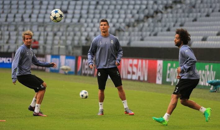 20170311, CL Abschlusstraining Real Madrid, Allianz Arena Muenchen, im Bild: Contreao (Real Madrid), Cristinao Ronaldo (Real Madrid) und Marcelo ( Real MAdrid)