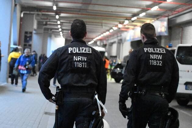 Fussball, UEFA Champions League, Saison 2016 2017, Viertelfinale, Borussia Dortmund vs AS Monaco, 11.04.2017, Signal Iduna Park, Dortmund, Polizei einsatz,