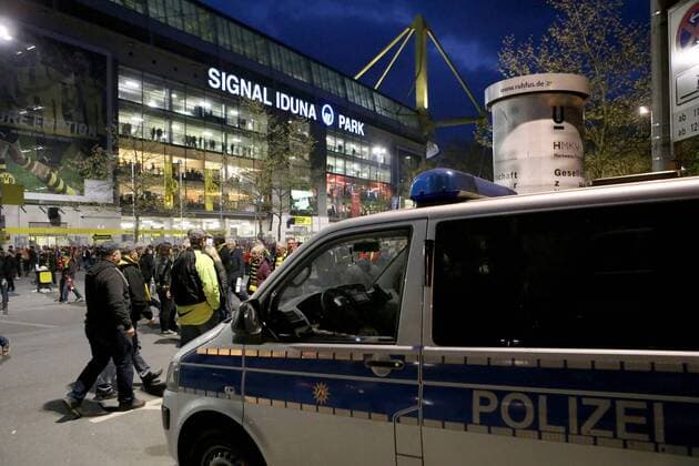 Polizei vor dem Stadion, Borussia Dortmund vs AS Monaco, UEFA Champions League, Viertelfinale, Fussball, 11.04.2017, Dortmund Copyright: xLangerx xEibner-Pressefotox EP_HLR