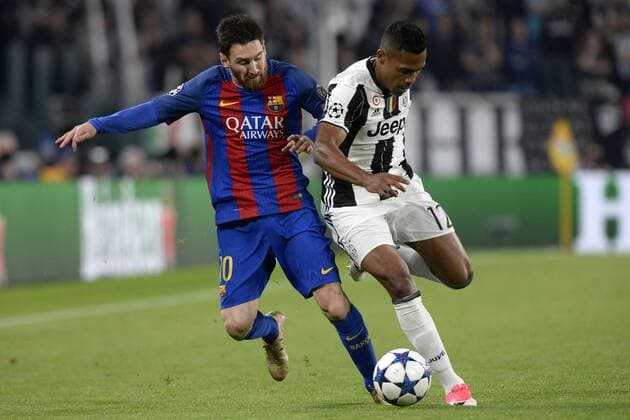 Lionel Messi Barcelona, Alex Sandro Juventus Torino 11-04-2017 Juventus Stadium Football Champions League 2016 2017 Juventus - Barcelona quarter final foto Filippo Alfero Insidefoto filippoxalfero
