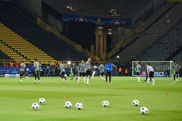 GER, UEFA CL, Borussia Dortmund (GER) vsÊAS Monaco FC (MCO) 11.04.2017, Signal Iduna Park, Dortmund, Viertelfinale Hinspiel, GER, UEFA CL, Borussia Dortmund (GER) vsÊAS Monaco FC (MCO), im Bild Team Monaco trainiert nach Spielabsage im Stadion Anschlag, Polizei, Absage, Kriminalität, Attentat, BVB BUS, Spielabsage Foto © nordphoto Kurth nordphotox xKurth