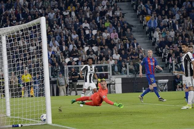 April 11th 2017, Juventus Stadium, Turin, Italy; UEFA Champions league football quarterfinal, leg 1, Juventus versus Barcelona; Marc-Andre ter Stegen sees the shot from Dybala go past him into the net for 1-0 to Juventus xPierpaoloxPiciuccox  ActionPlus11866634