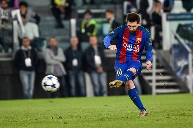 Lionel Messi of Barcelona shoots a free kick during the UEFA Champions League quarter final match between Juventus and Barcelona at the Juventus Stadium, Turin, Italy on 11 April 2017. Copyright: xGiuseppexMaffiax 14920164