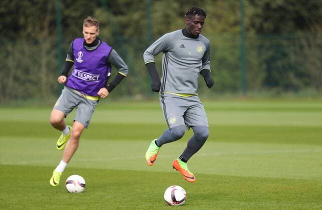 Anderlecht s Lukasz Teodorczyk and Anderlecht s Kara Mbodji pictured during a training session of Belgian soccer team RSC Anderlecht in Anderlecht, Wednesday 12 April 2017. Tomorrow Anderlecht is playing against UK team Manchester United ManU in the Europa League competition. VIRGINIExLEFOUR  x05080450x