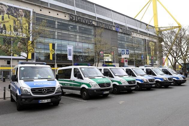 Polizei vor dem Stadion, Borussia Dortmund vs AS Monaco, UEFA Champions League, Viertelfinale, Nachholspiel Fussball, 12.04.2017, Dortmund Copyright: xLangerx xEibner-Pressefotox EP_HLR