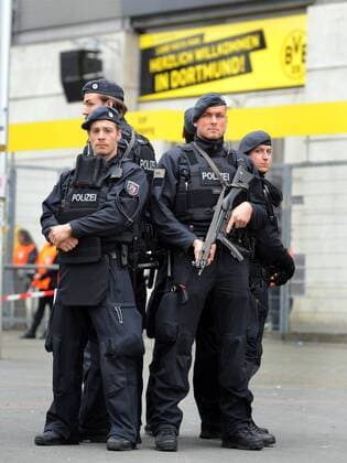 Championsleague Viertelfinale: Borussia Dortmund - AS Monaco 12.04.2017. Polizeiaufgebot vor dem Signal Iduna Park. HM