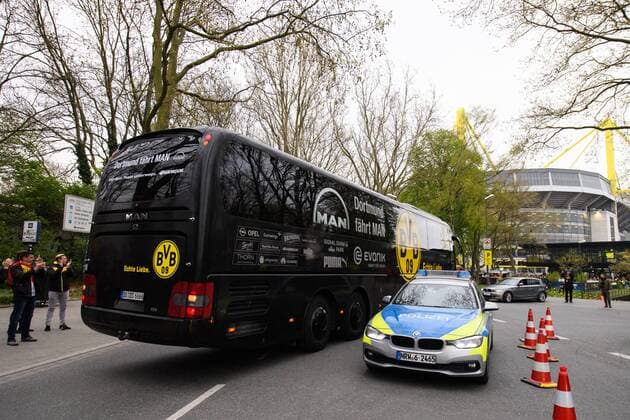 GER, UEFA CL, Borussia Dortmund (GER) vsÊAS Monaco FC (MCO) 12.04.2017, Signal Iduna Park, Dortmund, Viertelfinale Hinspiel, GER, UEFA CL, Borussia Dortmund (GER) vsÊAS Monaco FC (MCO), im Bild Bus mit Mannschaft BVB Dortmund trifft am Stadion ein Foto © nordphoto Kurth nordphotox xKurth