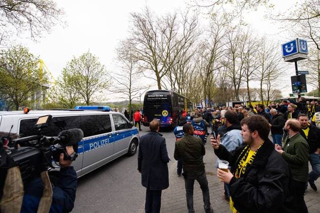GER, UEFA CL, Borussia Dortmund (GER) vsÊAS Monaco FC (MCO) 12.04.2017, Signal Iduna Park, Dortmund, Viertelfinale Hinspiel, GER, UEFA CL, Borussia Dortmund (GER) vsÊAS Monaco FC (MCO), im Bild Bus mit Mannschaft BVB Dortmund trifft am Stadion ein Foto © nordphoto Kurth nordphotox xKurth