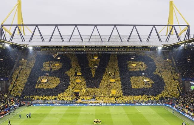 Dortmund, 12.04.2017 BvB Choreo Emblem Borussia Dortmund - AS Monaco
