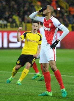 12.04.2017, xmhx, Fussball UEFA Champions League, Borussia Dortmund - AS Monaco, emspor, v.l. Fabinho (AS Monaco) verschießt Elfmeter enttäuscht, traurig, niedergeschlagen, frustriert, Enttäuschung, Raphael Guerreiro (Borussia Dortmund) Jubel, Freude Dortmund