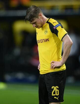 12.04.2017, xmhx, Fussball UEFA Champions League, Borussia Dortmund - AS Monaco, emspor, v.l. Lukasz Piszczek (Borussia Dortmund) enttäuscht, traurig, niedergeschlagen, frustriert, Enttäuschung Dortmund