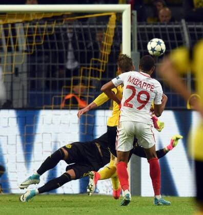 Championsleague Viertelfinale: Borussia Dortmund - AS Monaco 12.04.2017. Tor zum 3:1 für Monaco durch Mbappe (29). Piszczek und Tw. Bürki (beide BvB) kommen zu spät. HM