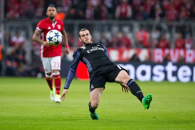 12.04.2017 MONACHIUM PILKA NOZNA (FOOTBALL), LIGA MISTRZOW 1 4 FINALU (UEFA CHAMPIONS LEAGUE) 2017 2018 MECZ (GAME) FC BAYERN MONACHIUM - REAL MADRYT BAYERN MUNICH - REAL MADRID NZ GARETH BALE FOTO LUKASZ SKWIOT CYFRASPORT NEWSPIX.PL --- Newspix.pl FRANCE OUT!  20170412CSLS0001