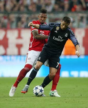 Fußball UEFA Champions League: FC Bayern Muenchen - Real Madrid , Saison 2016 2017, Viertelfinale, Hinspiel, quarter finals, first leg, 12.04.2017, xmdx, Jerome BOATENG (17, FC Bayern Muenchen), Cristiano RONALDO (7, Real Madrid) FC Bayern Muenchen - Real Madrid