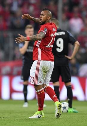 FUSSBALL CHAMPIONS LEAGUE SAISON 2016 2017 VIERTELFINALE HINSPIEL FC Bayern Muenchen - Real Madrid 12.04.2017 Arturo Vidal (FC Bayern Muenchen) bejubelt seinen Treffer zum 1:0 