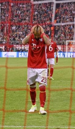 12.04.2017, Fussball Champions-League 2016 2017, Viertelfinale Hinspiel, FC Bayern München - Real Madrid, in der Allianz-Arena München. Arturo Vidal (FC Bayern München) vergibt den Elfmeter. 
