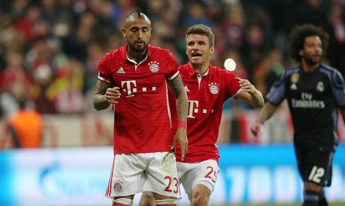 Fußball UEFA Champions League: FC Bayern Muenchen - Real Madrid , Saison 2016 2017, Viertelfinale, Hinspiel, quarter finals, first leg, 12.04.2017, xmdx, Arturo VIDAL (23, FC Bayern Muenchen) verschiesst foul elfmeter FC Bayern Muenchen - Real Madrid