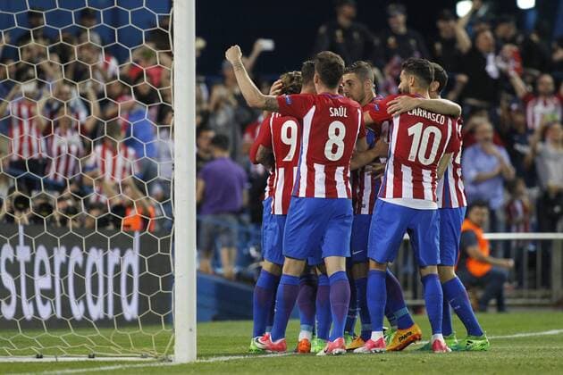April 12th 2017, Madrid, Spain; UEFA Champions League football quarterfinal, leg 1, Atletico Madrid versus leicester City; Atletico de Madrid players celebrate their penalty kick goal for 1-0 against Leicester City with a goal from Griezmann xSantiagoxVidalx  ActionPlus11866781